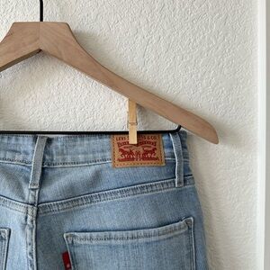 Women’s Levi Strauss 721 Jean